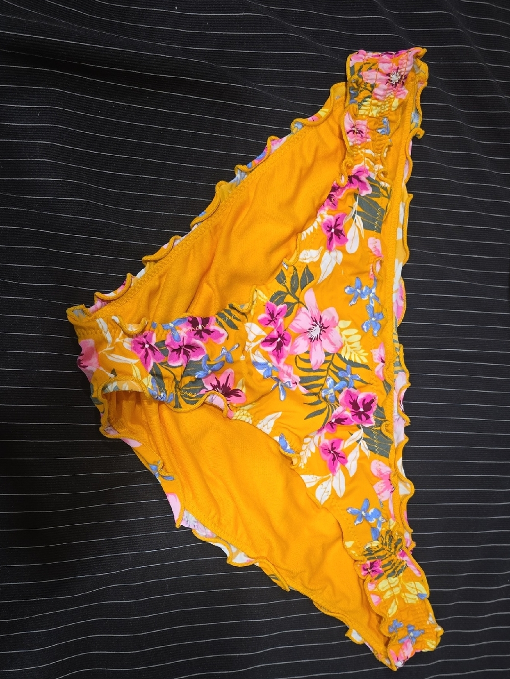 Reversible Ruffle Floral Bikini Bottoms - L